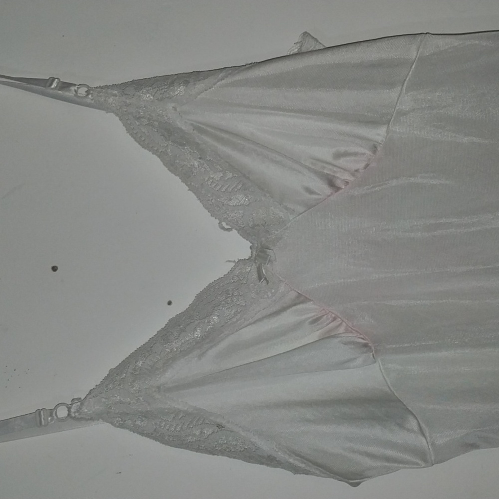 Adonna - Picture 2 of 5